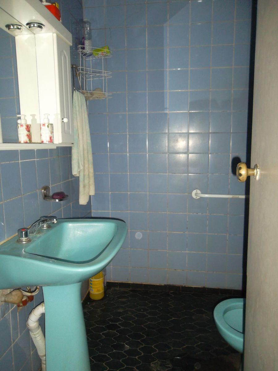 VENTA CASA DE CINCO AMB A RECICLAR — foto 7
