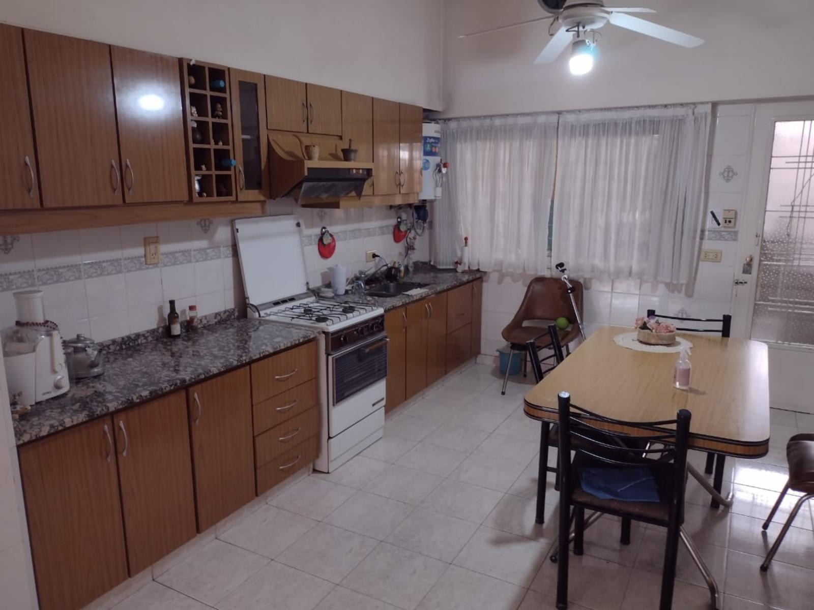 VENTA CASA TRES AMB. — foto 3