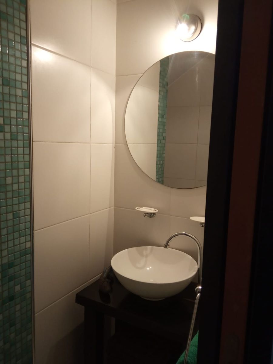 VENTA DE HERMOSA CASA DE CUATRO AMB EN MUY BUENA ZONA. — foto 4