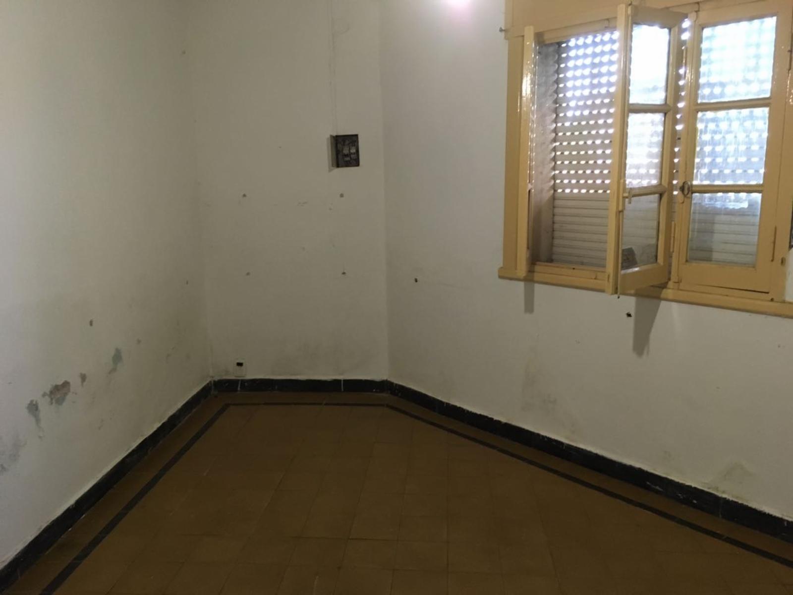 VENDO Casa - con RENTA en Suipacha esquina Tibiletti