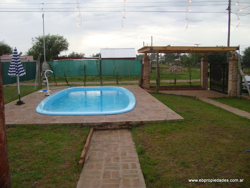 CASA CON PILETA - ALQUILER TEMPORARIO - 3