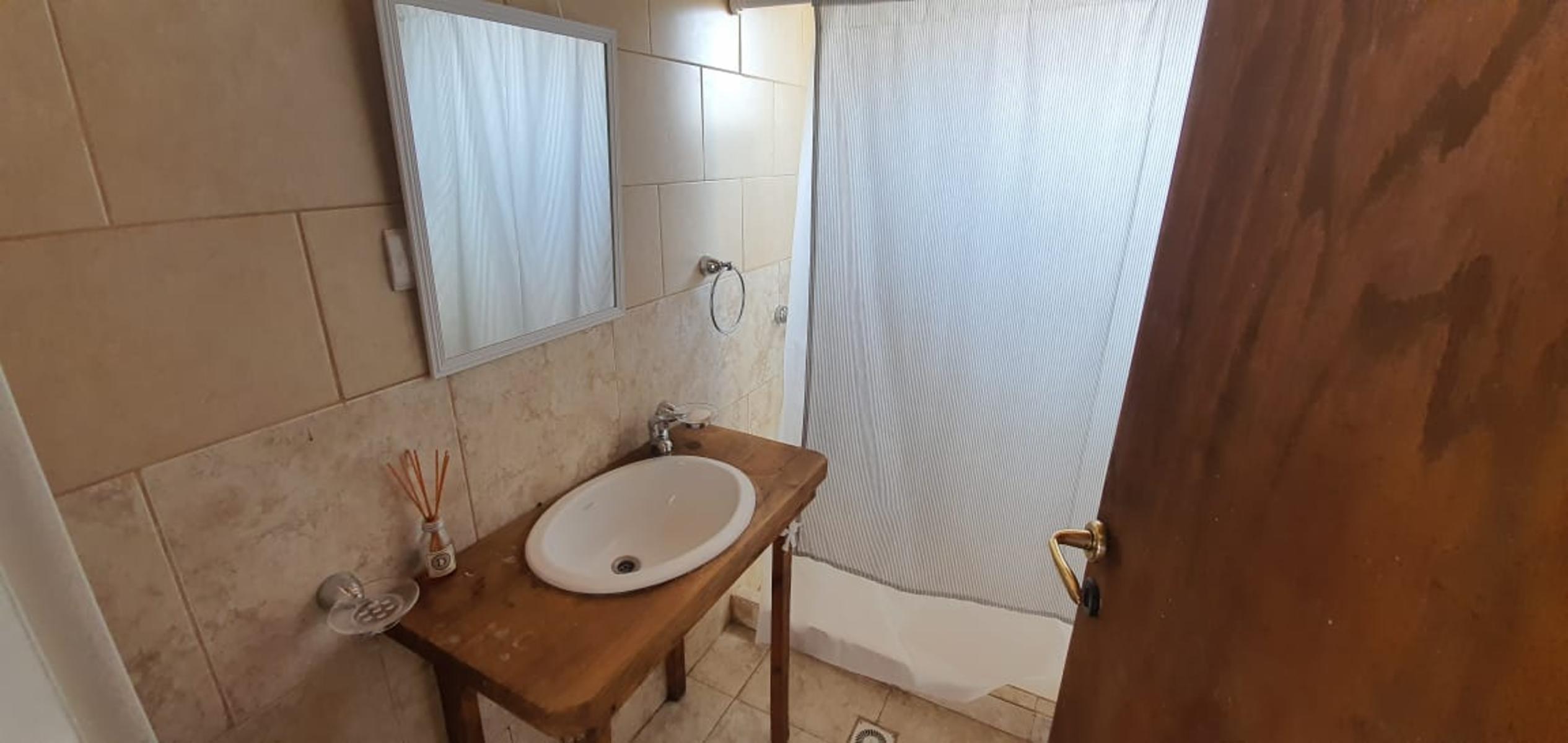 Excelente Casa en B° Villa Parque los Glaciares, visuales paisajisticas únicas. - 3