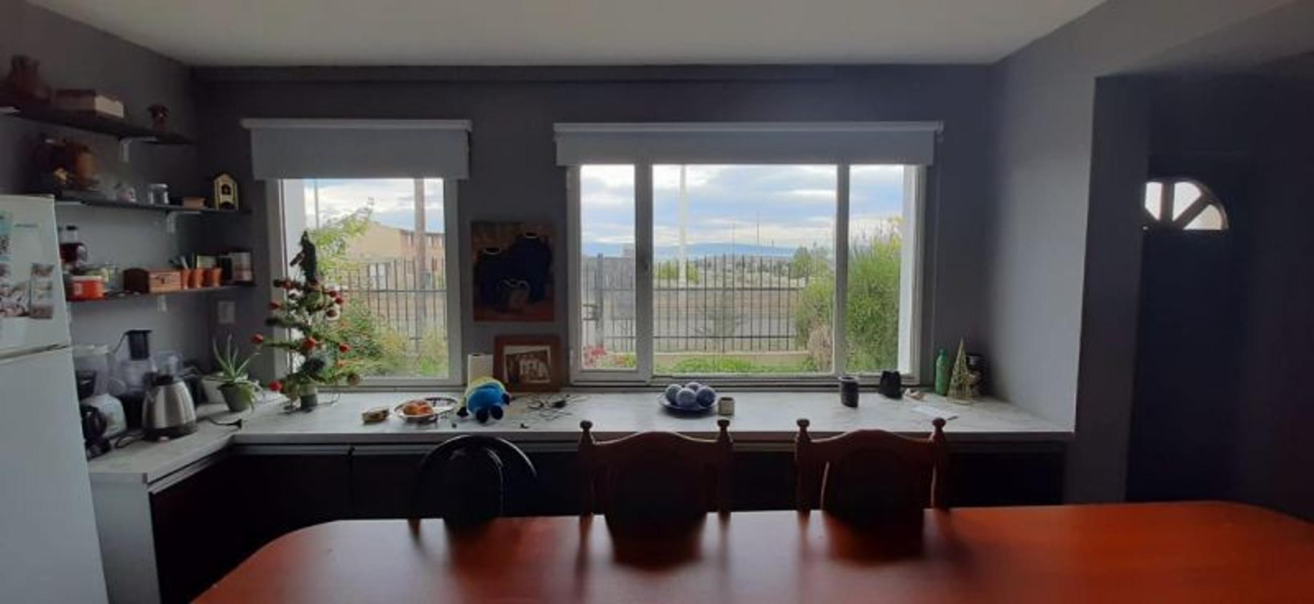 Excelente Vivienda sobre terreno parquizado. Ideal para familia. - 1