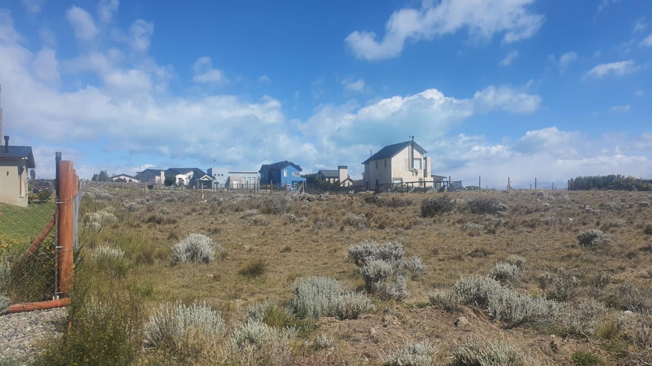 Lote en Barrio Campos de Invierno para VIvienda Residencial Exclusivamente - 3