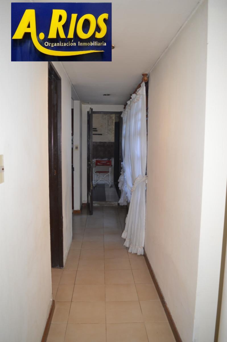 Padua sur a 700m estacion y 150 de Echeverria. Chalet de categoria sobre doble lote con750m. — foto 4