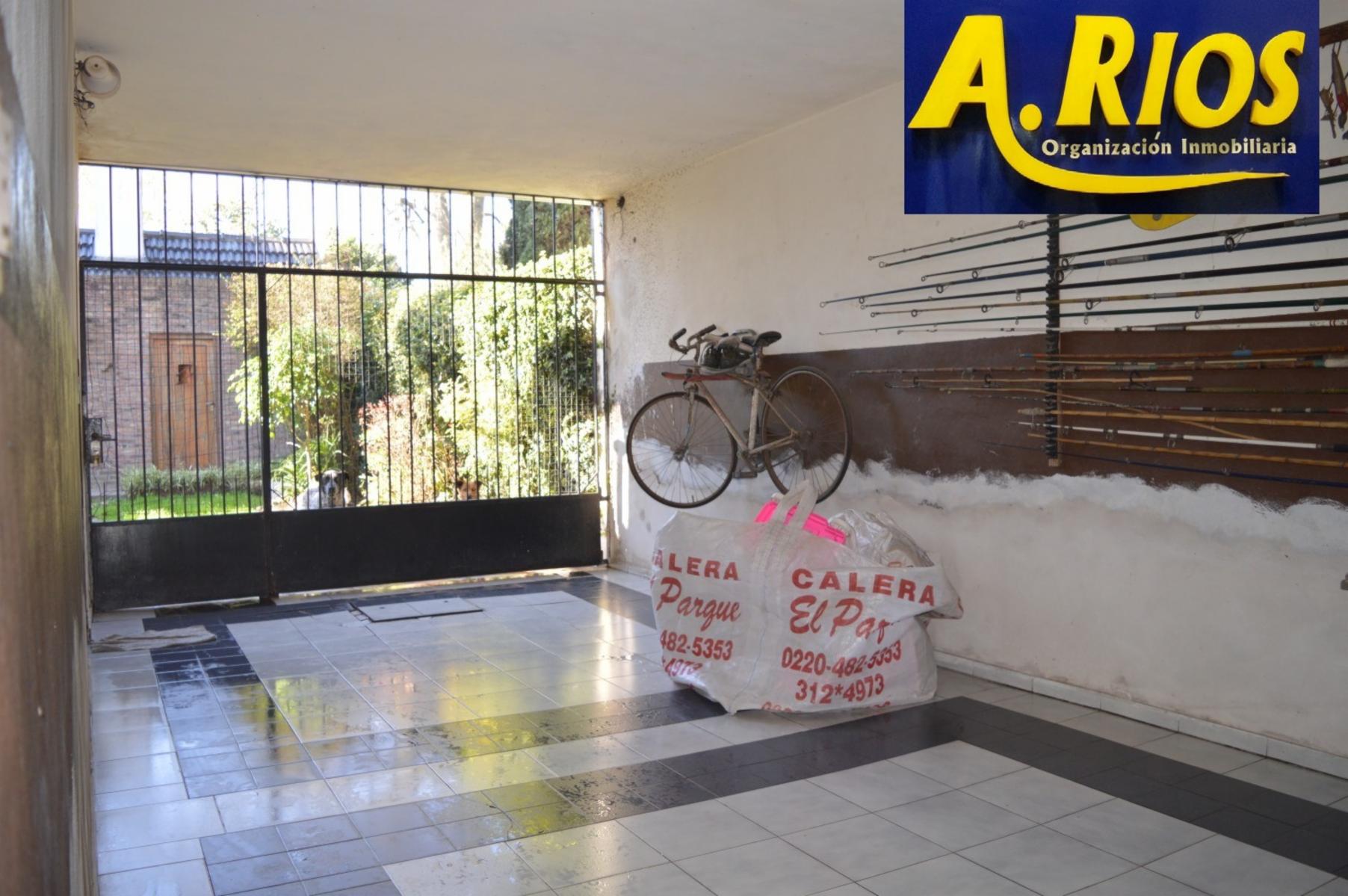 Padua sur a 700m estacion y 150 de Echeverria. Chalet de categoria sobre doble lote con750m. — foto 7