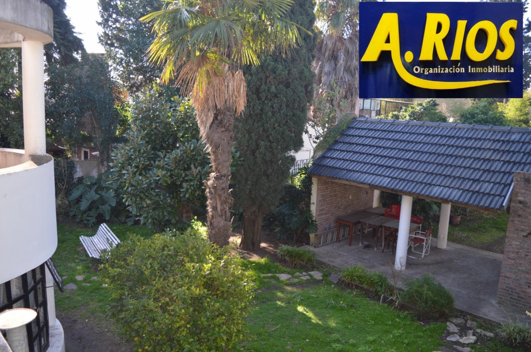 Padua sur a 700m estacion y 150 de Echeverria. Chalet de categoria sobre doble lote con750m. — foto 13
