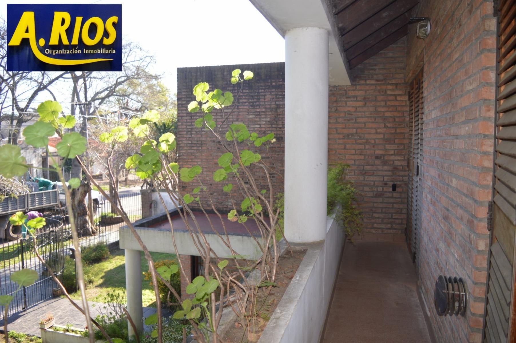 Padua sur a 700m estacion y 150 de Echeverria. Chalet de categoria sobre doble lote con750m. — foto 14