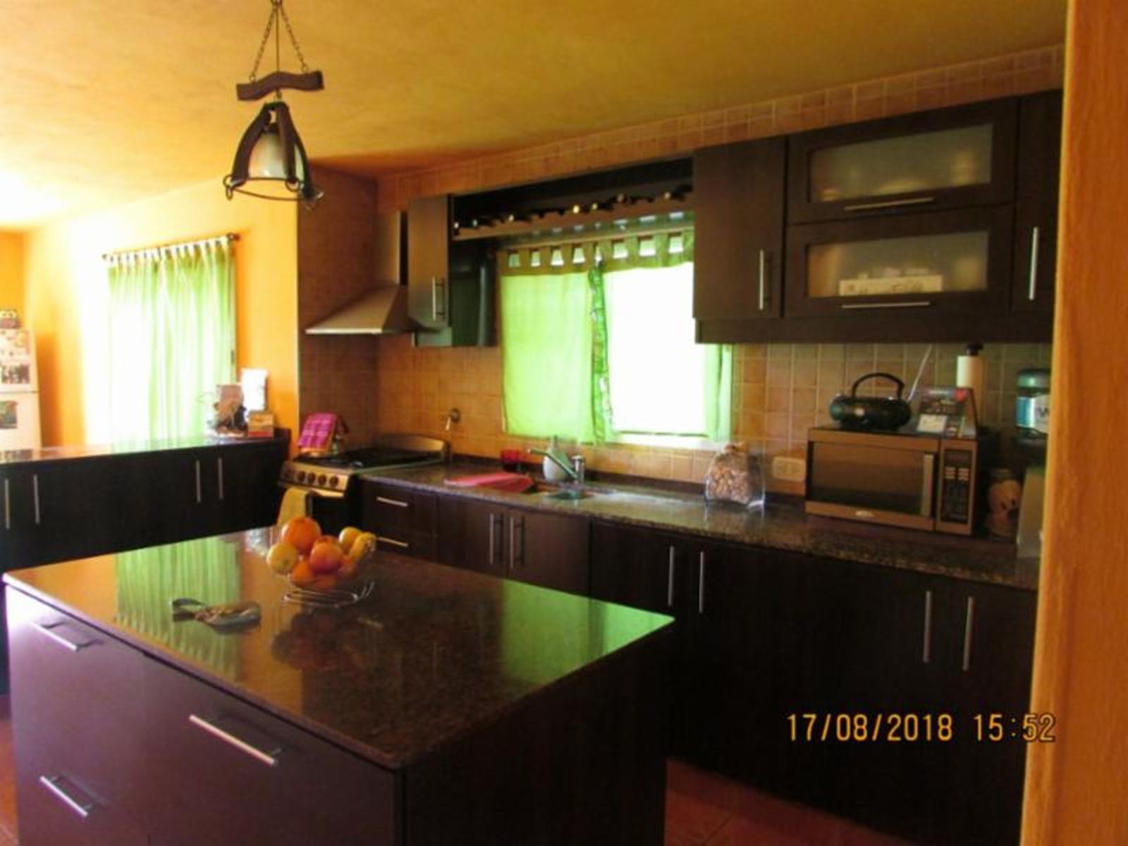 CASA 4 AMBIENTES C/ FONDO - ITUZAINGÓ