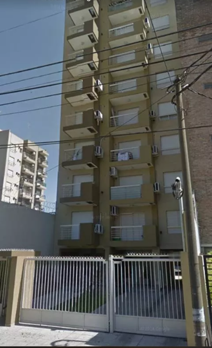 DEPARTAMENTO AMUEBLADO - MORON CENTRO