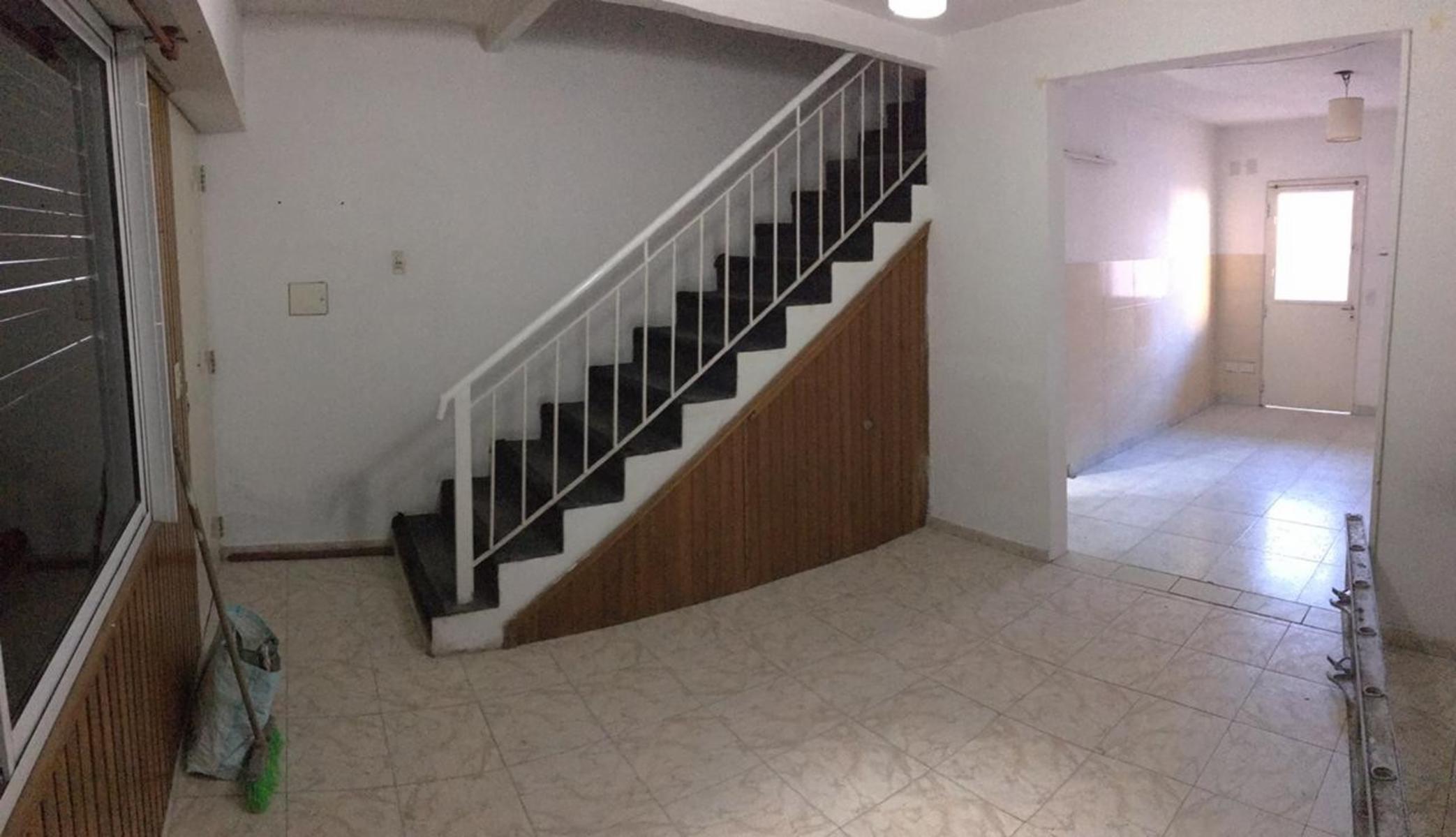 DUPLEX 3 AMBIENTES CASTELAR - 12