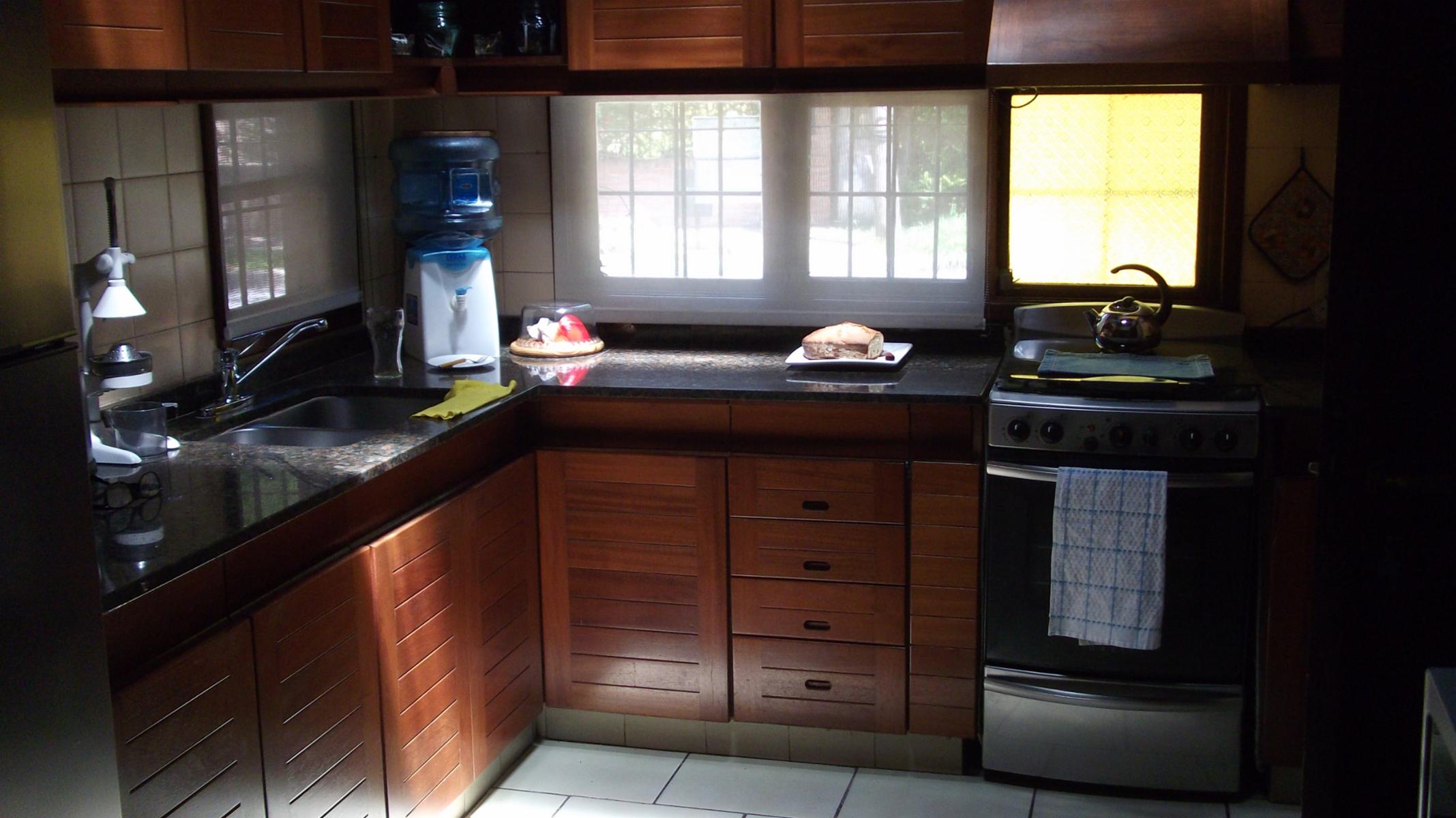 CLASICO CHALET EN PARQUE QUIRNO, MUY BUENA UBICACION Y EXCELENTE CONSTRUCCION — foto 7