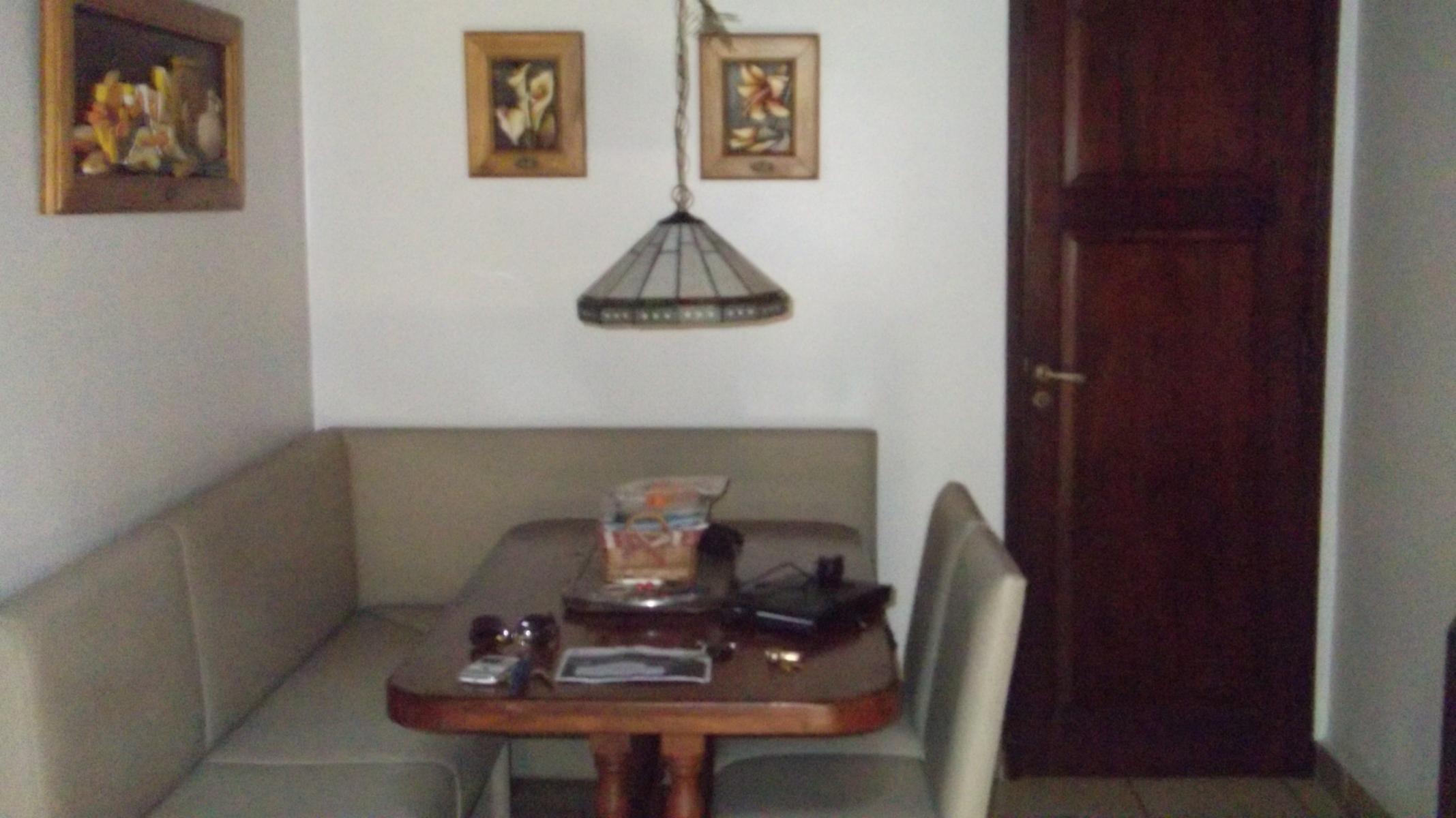 CLASICO CHALET EN PARQUE QUIRNO, MUY BUENA UBICACION Y EXCELENTE CONSTRUCCION — foto 10