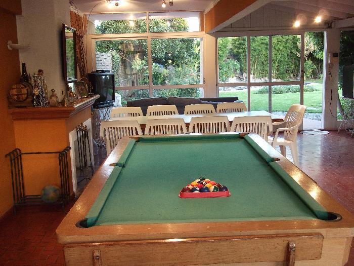 CHALET EXCELENTE CONSTRUCCION EN ZONA RESIDENCIAL-SALIDA A 2 CALLES — foto 7