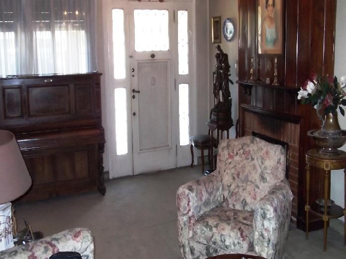 CHALET DE ESTILO EN ZONA CENTRICA A METROS DE ESTACION Y 5 ESQUINAS — foto 2