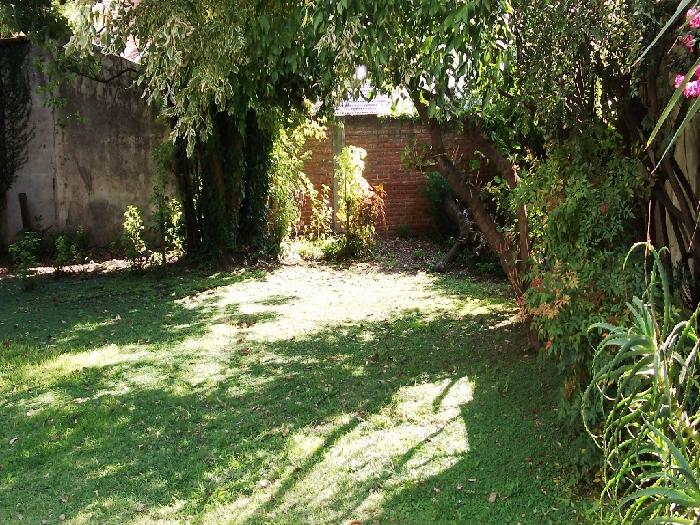 CHALET DE ESTILO EN ZONA CENTRICA A METROS DE ESTACION Y 5 ESQUINAS — foto 8