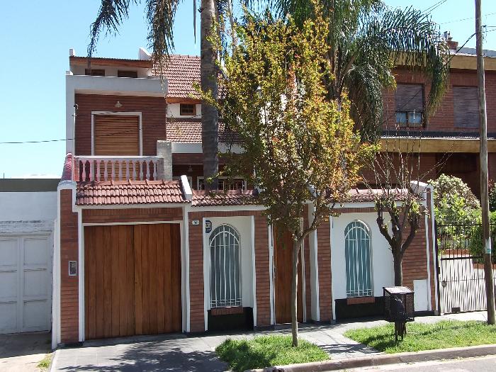 CHALET MUY AMPLIO Y DE EXCELENTE CONSTRUCCION EN PARQUE QUIRNO — foto 3