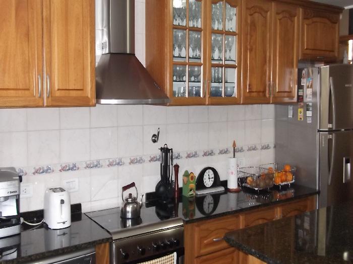 CHALET MUY AMPLIO Y DE EXCELENTE CONSTRUCCION EN PARQUE QUIRNO — foto 4