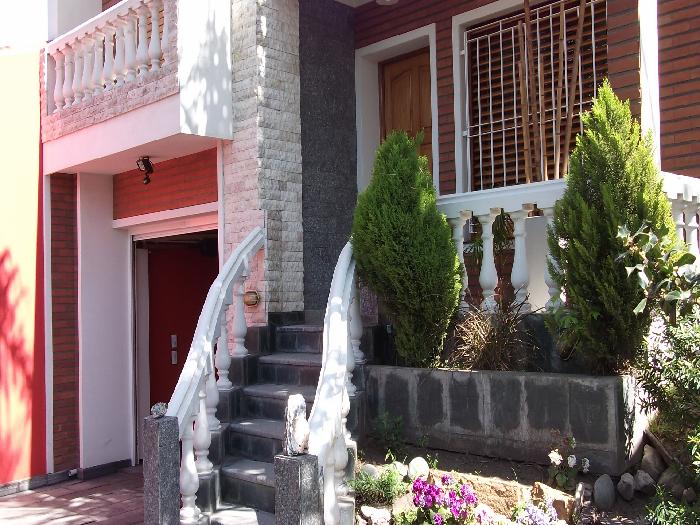 CHALET MUY AMPLIO Y DE EXCELENTE CONSTRUCCION EN PARQUE QUIRNO — foto 8