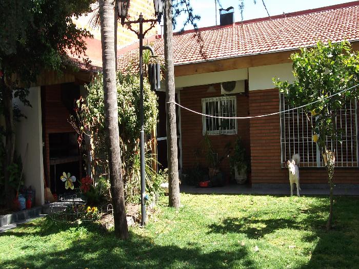 CHALET MUY AMPLIO Y DE EXCELENTE CONSTRUCCION EN PARQUE QUIRNO — foto 13