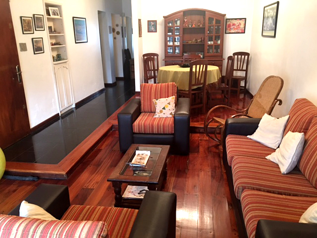 MUY BUEN CASA DE 5 AMBIENTES CON COCHERA, PATIO, QUINCHO Y TERRAZA — foto 3