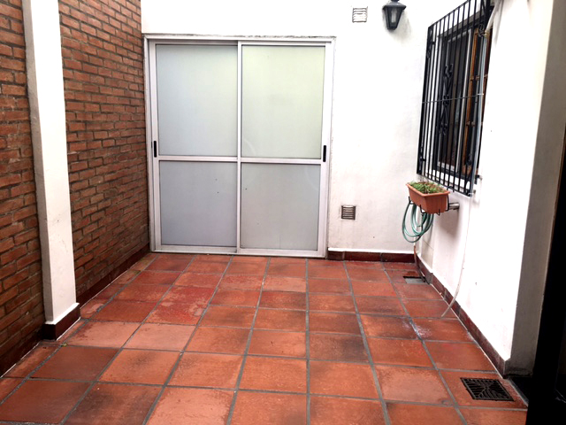 MUY BUEN CASA DE 5 AMBIENTES CON COCHERA, PATIO, QUINCHO Y TERRAZA — foto 12