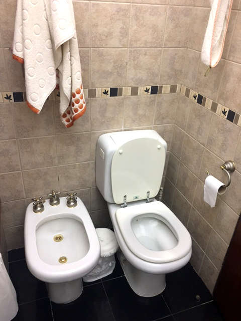 MUY BUEN CASA DE 5 AMBIENTES CON COCHERA, PATIO, QUINCHO Y TERRAZA — foto 14