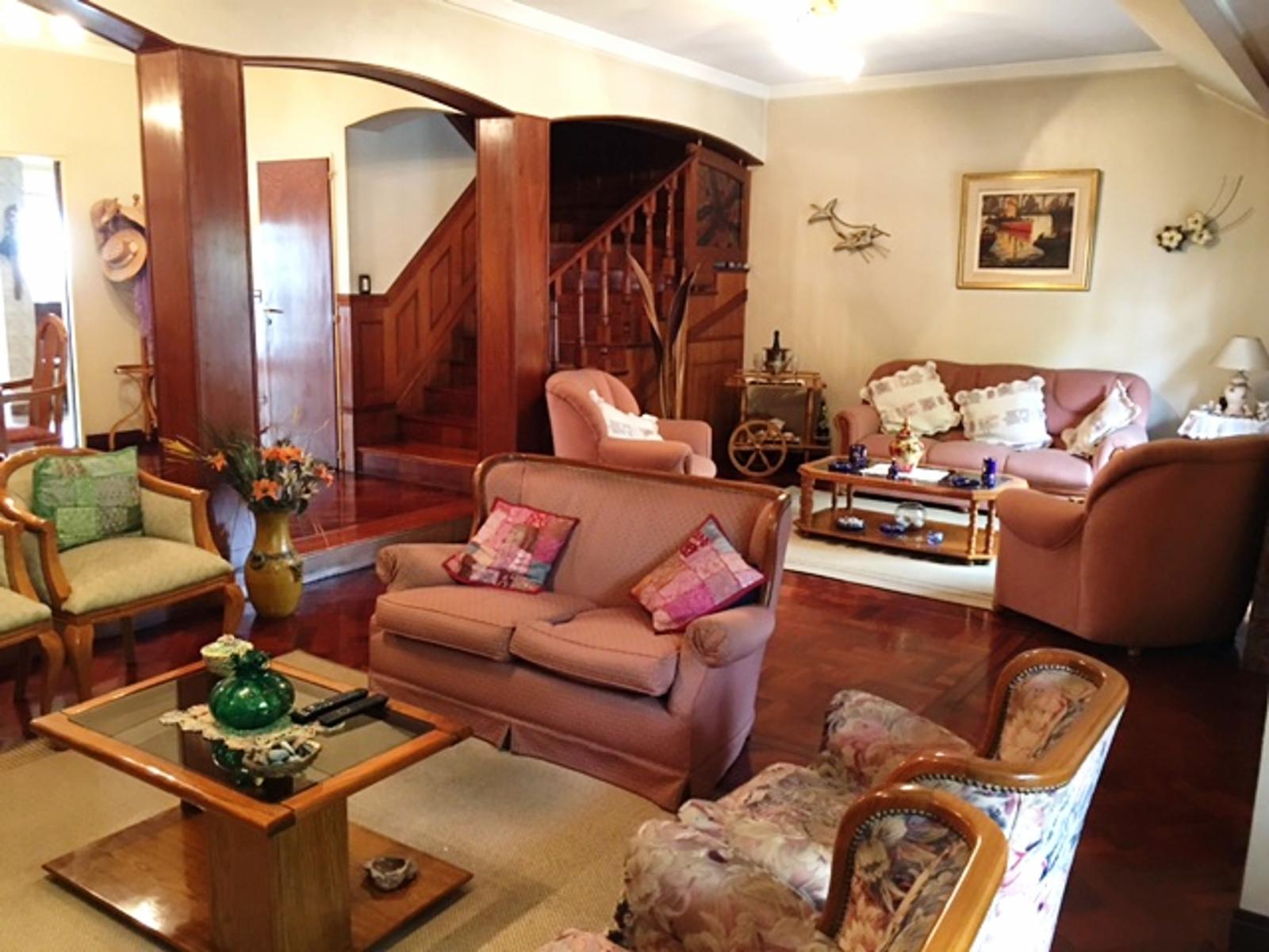 EXCELENTE CASA DE 5 AMB C/DEP DE SERV, JARDIN C/PISCINA, GARAGE Y 3 BALCONES — foto 8