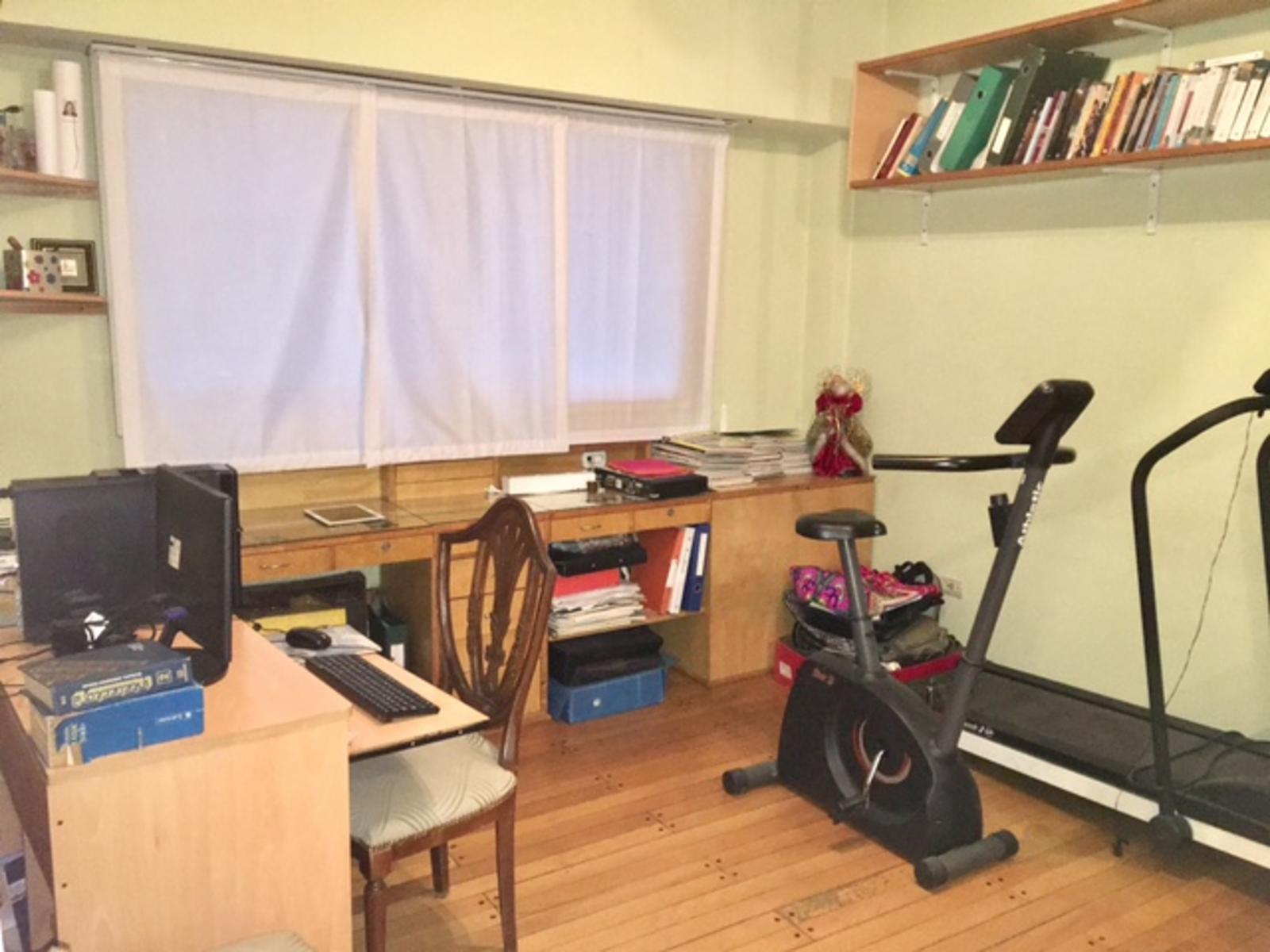MUY BUEN DEPARTAMENTO SEMIPISO DE 4 AMBIENTES CON DEPENDENCIA DE SERVICIO, BALCÓN Y COCHERA — foto 11