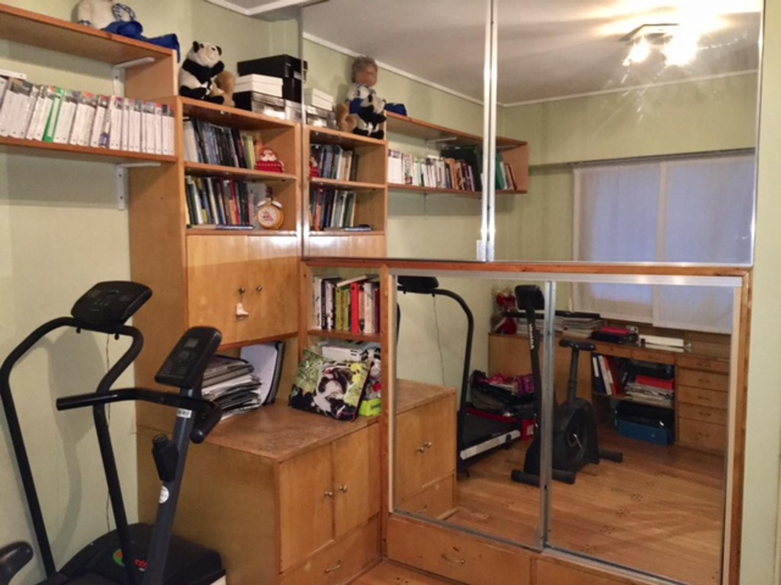 MUY BUEN DEPARTAMENTO SEMIPISO DE 4 AMBIENTES CON DEPENDENCIA DE SERVICIO, BALCÓN Y COCHERA — foto 12