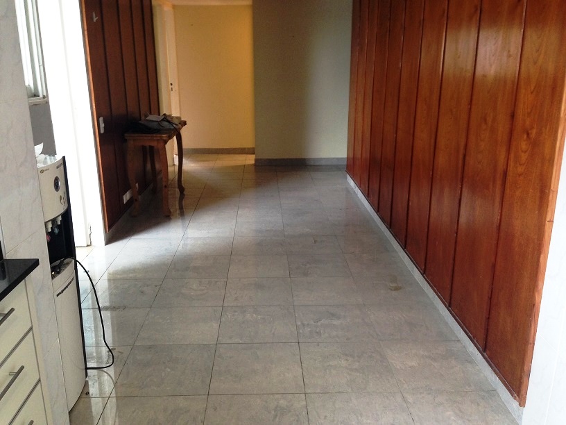 EXCELENTE DEPARTAMENTO DE 5 AMBIENTES CON BALCON CORRIDO, COCHERA FIJA CUBIERTA Y 2 BAULERAS — foto 8