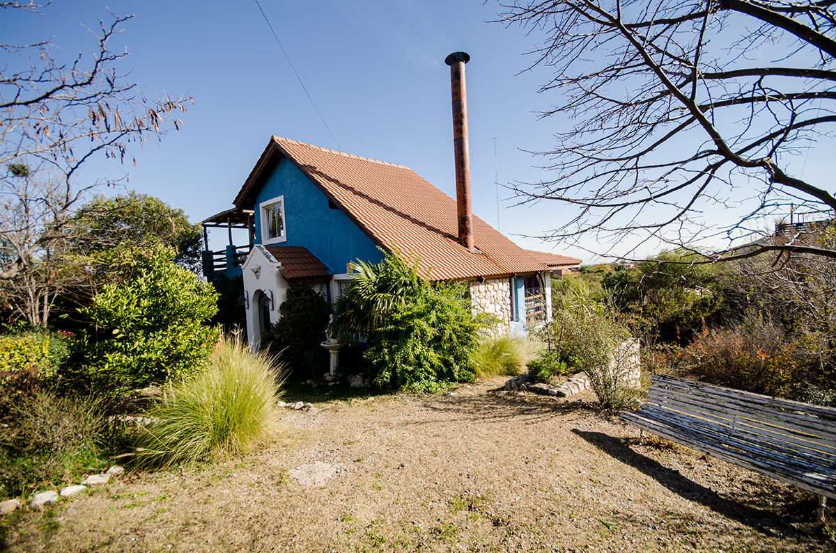 Casa de te EL ANGEL AZUL y vivienda sobre parque de 1500 m2 - 4