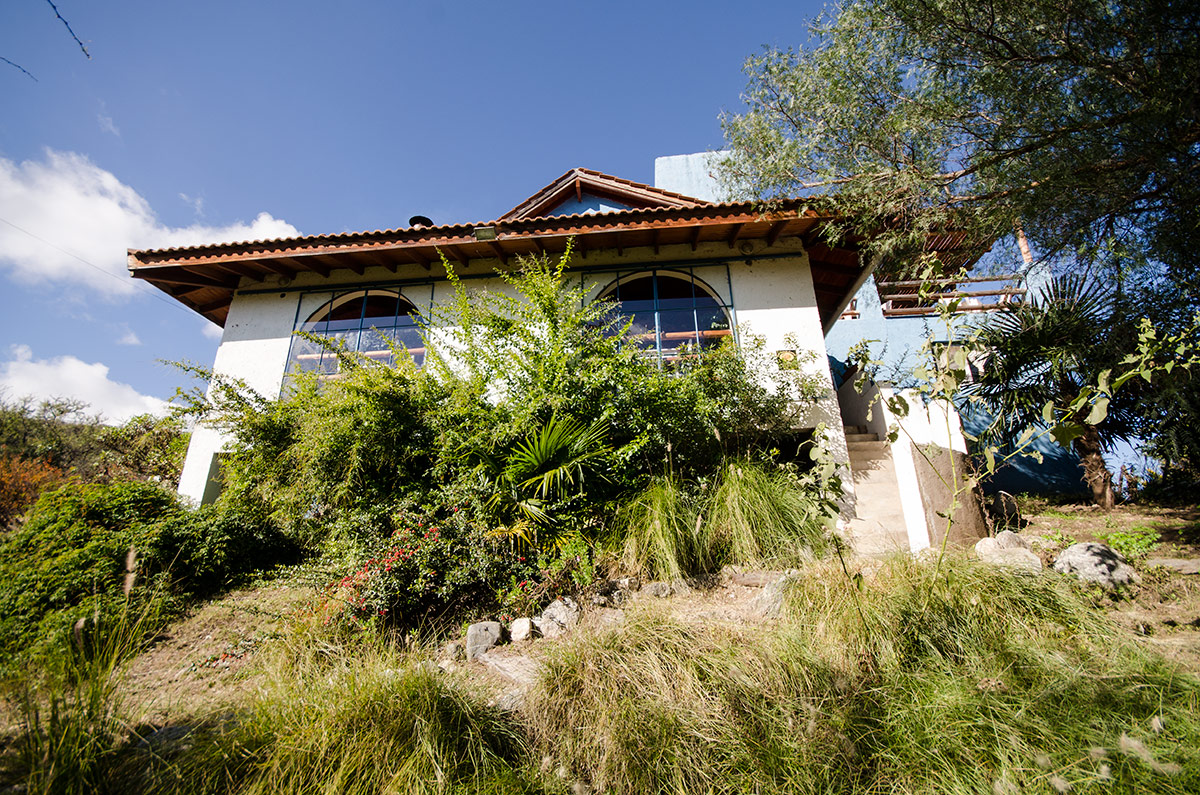 Casa de te EL ANGEL AZUL y vivienda sobre parque de 1500 m2 - 5