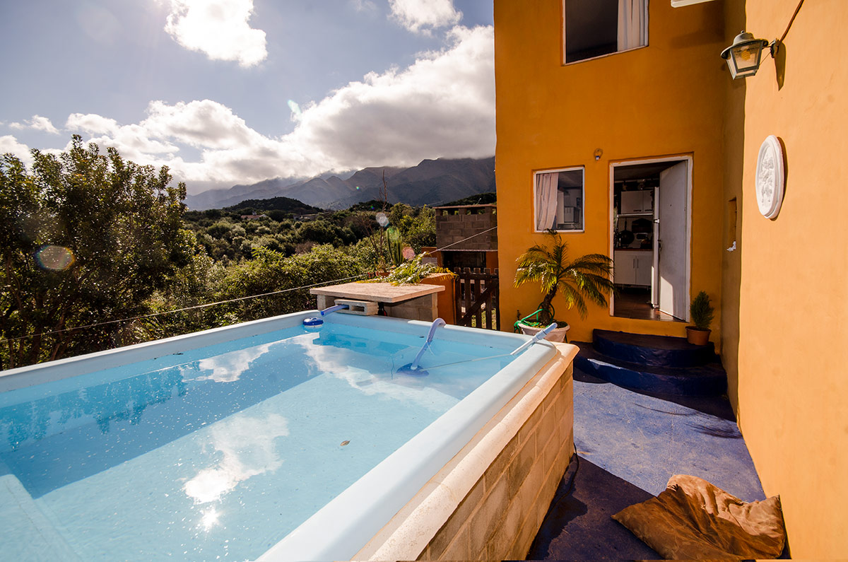 Casa de te EL ANGEL AZUL y vivienda sobre parque de 1500 m2 - 26