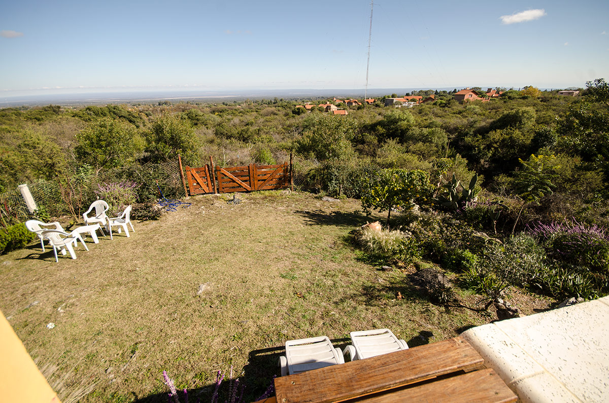 Casa de te EL ANGEL AZUL y vivienda sobre parque de 1500 m2 - 27
