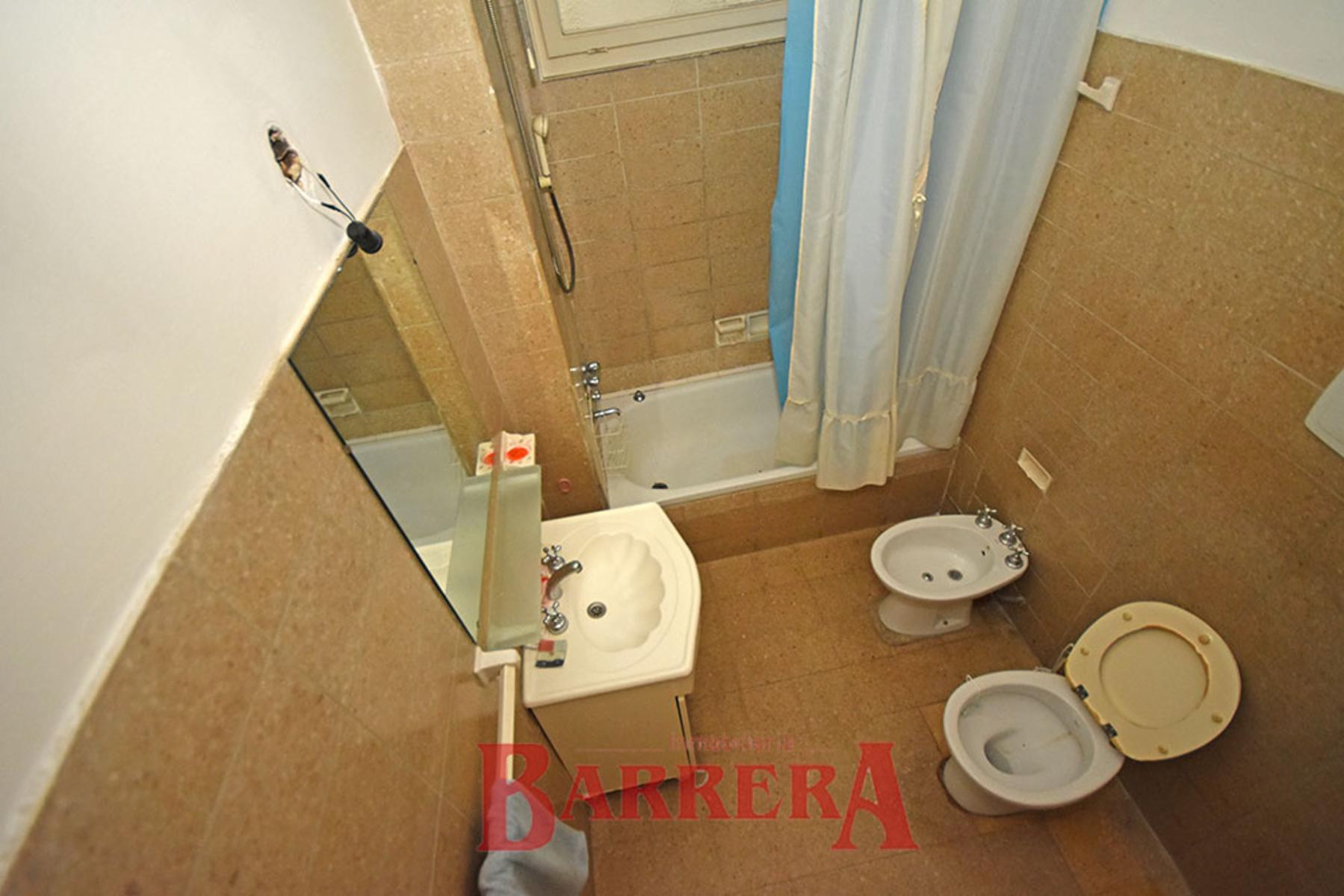 Depto 1º por escalera de 3 ambientes con balcon y cocina con lavadero separado — foto 7