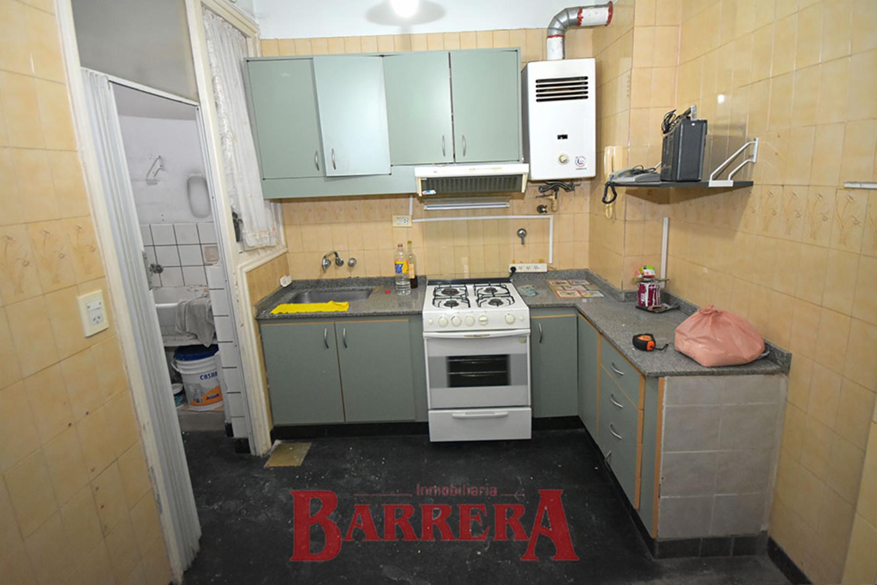 Depto 1º por escalera de 3 ambientes con balcon y cocina con lavadero separado — foto 10