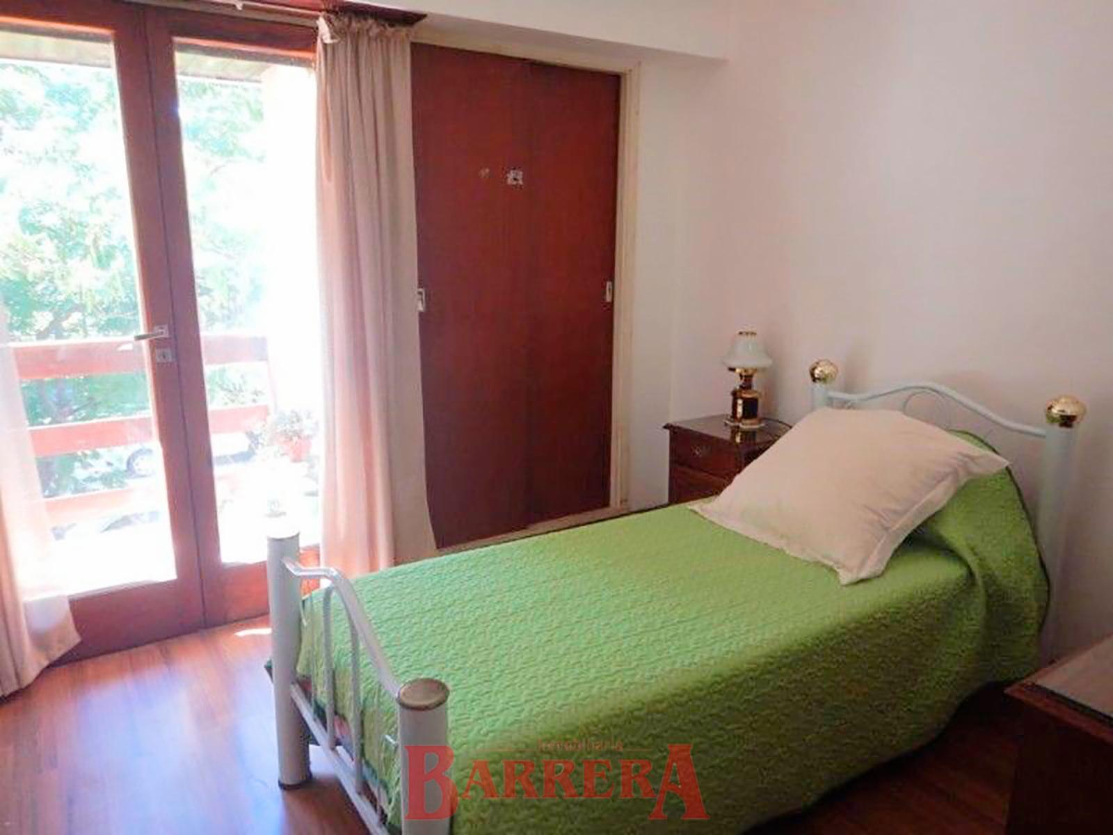 Chalet 4 dormitorio y estudio, 1 cuadra Av. Constitución y 9 de la playa — foto 7