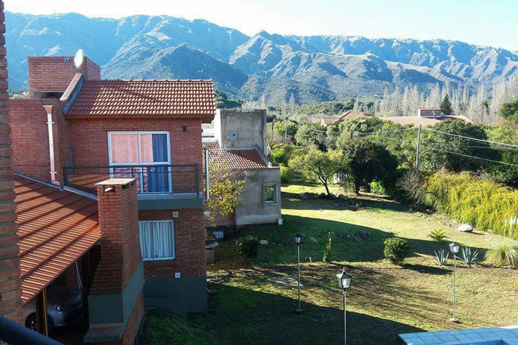 Country CHUMAMAYA, casa Chalet doble, 285 m2 contr. sobre lote 1046 m2 — foto 2