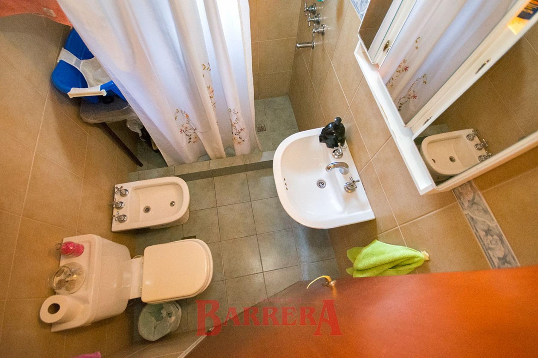 Casa y galpón sobre lote 3287 m2 — foto 10