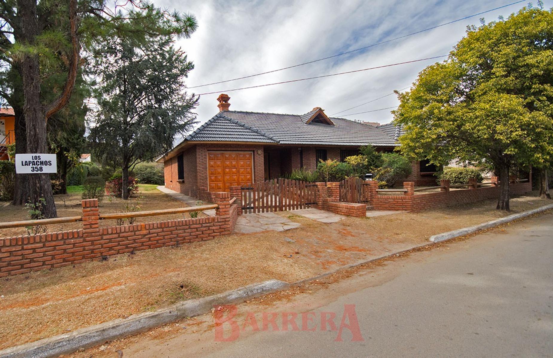 Imponente Chalet, centro de Villa de Merlo s/lote 1500 m2