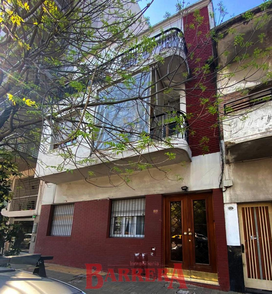 Departamento 2 ambientes con dos patios