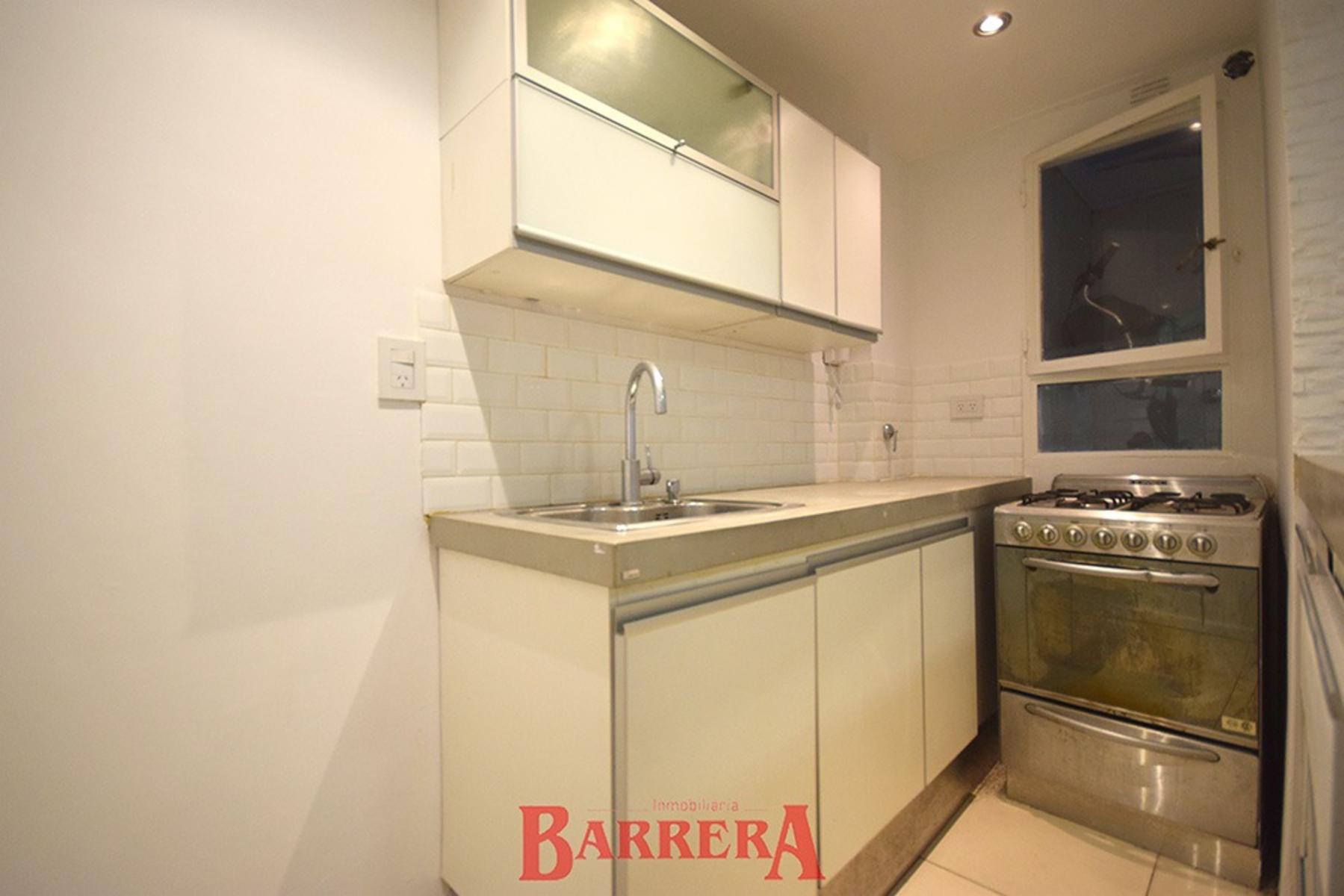 Dos ambientes con patio refaccionado a nuevo — foto 9