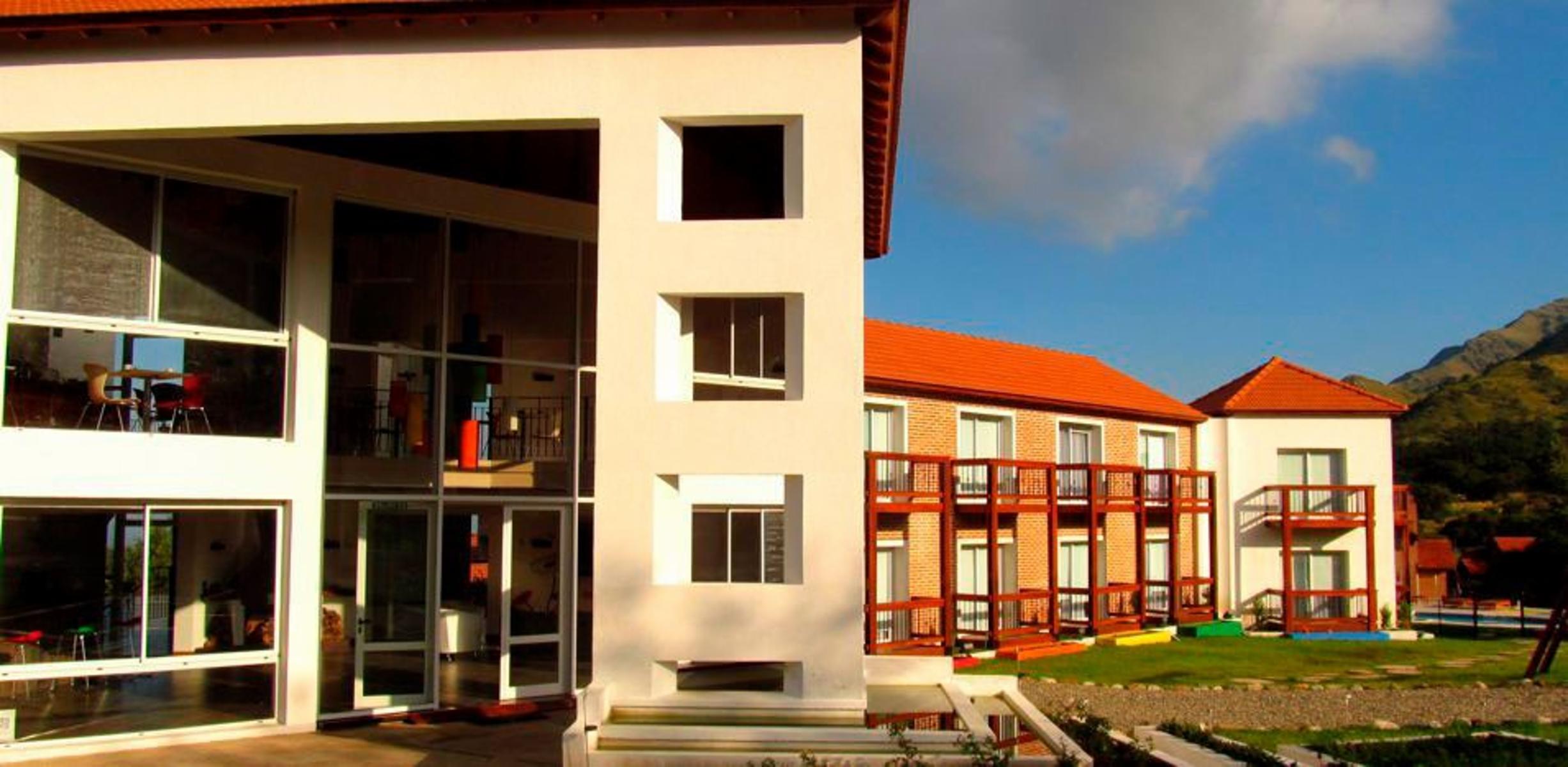 Hotel 12 hab., 700 m2 constr. s/lote 3300 m2 Merlo S. Luis - 11