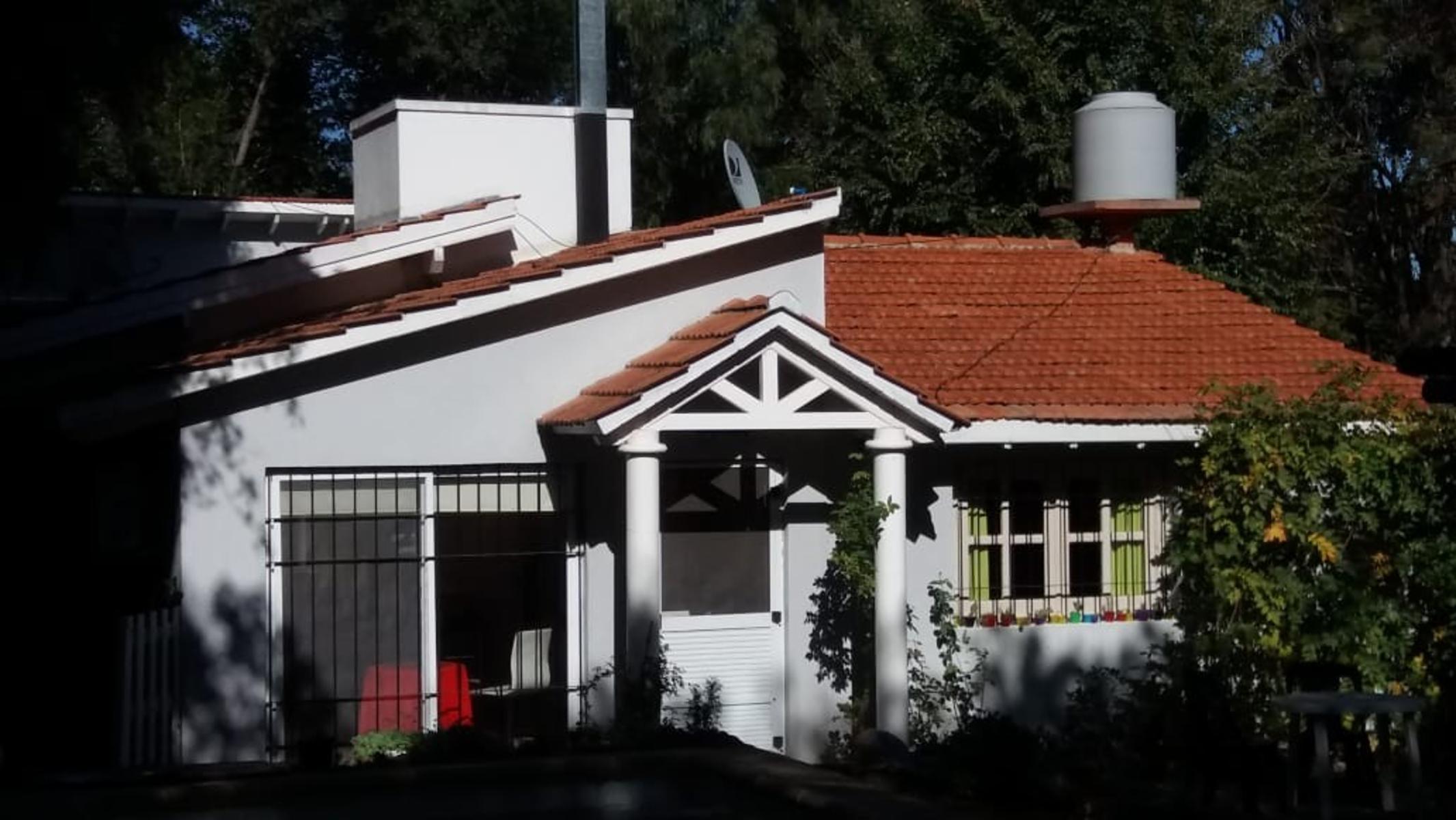 Piedra Blanca, casa y depto frente a plaza, 120 m2 cub