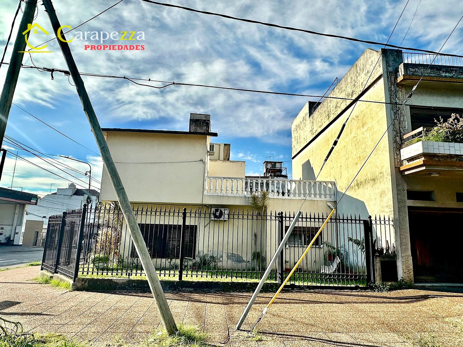 Casa 4 Amb + Local en Venta en Villa Bosch — foto 2