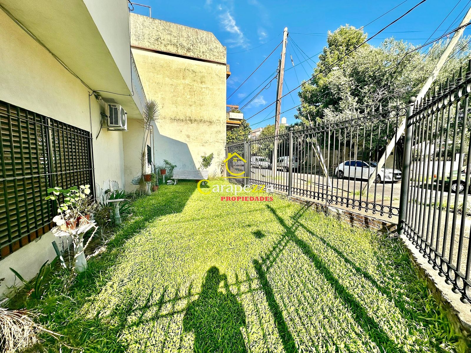 Casa 4 Amb + Local en Venta en Villa Bosch — foto 4