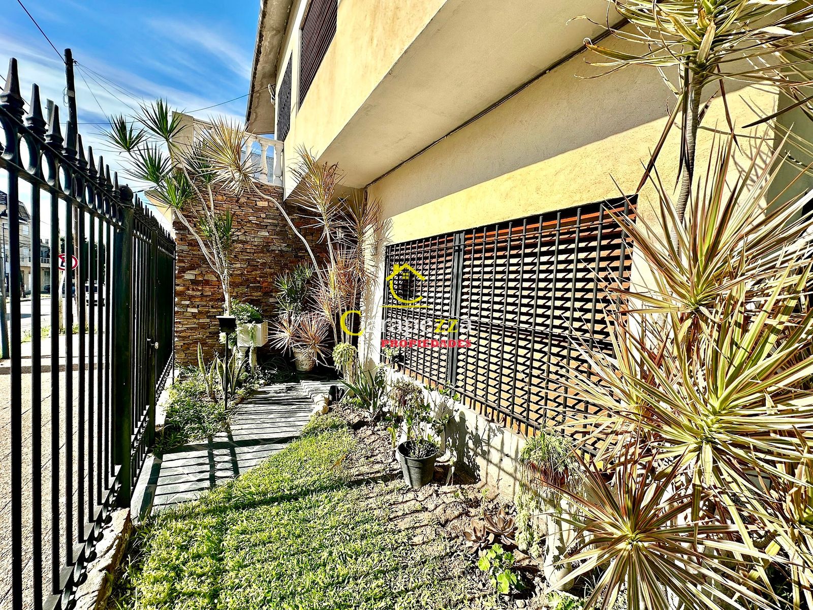 Casa 4 Amb + Local en Venta en Villa Bosch — foto 6
