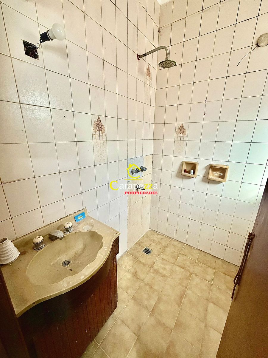 Casa 3 Amb + Galpón + Dpto 1 amb en Venta en Villa Bosch - 18