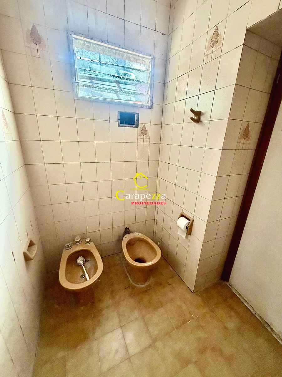 Casa 3 Amb + Galpón + Dpto 1 amb en Venta en Villa Bosch - 19